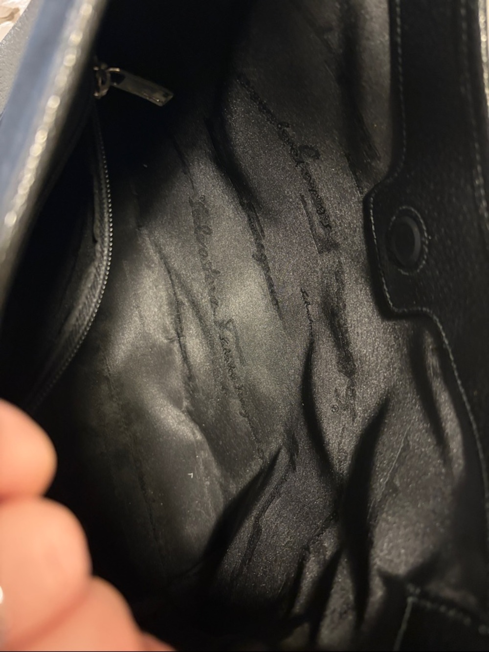 Salvatore Ferragamo Black Shoulder Bag - Picture 4 of 10